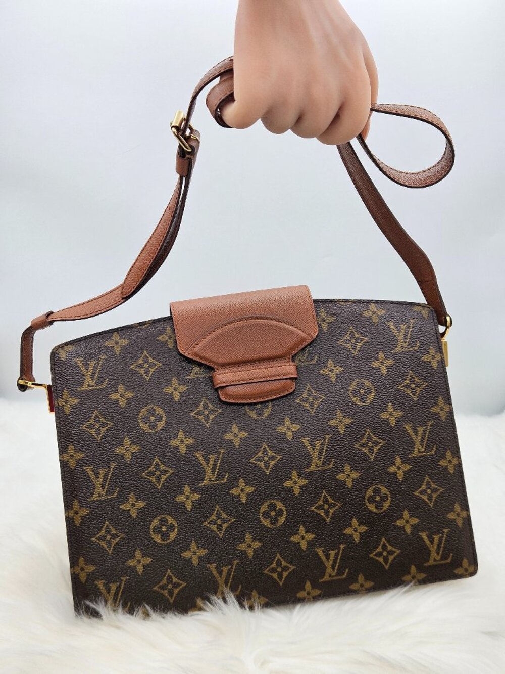 Louis Vuitton Monogram Courcelles Shoulder/Crossbody bag